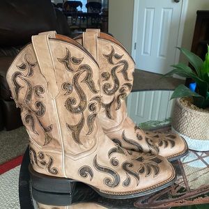 Leather Dan Post boots made it in Mexico !!